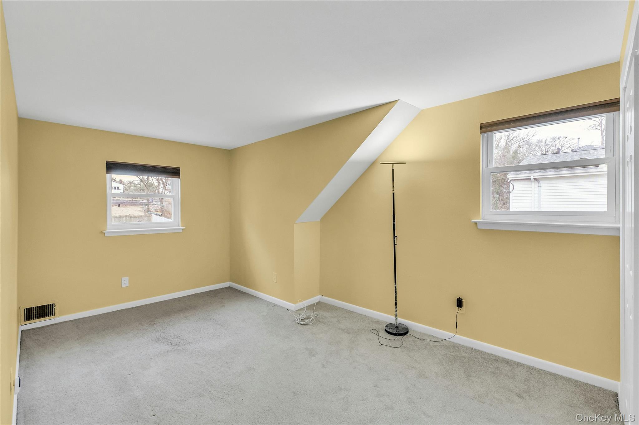 #15 photo, 46 Falcon Drive, Hauppauge , NY 11788