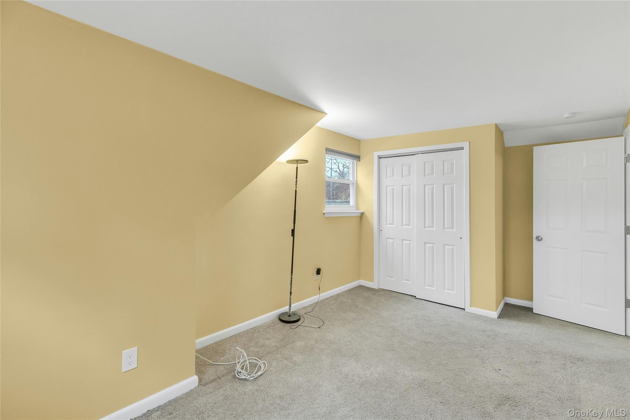 #17 photo, 46 Falcon Drive, Hauppauge , NY 11788