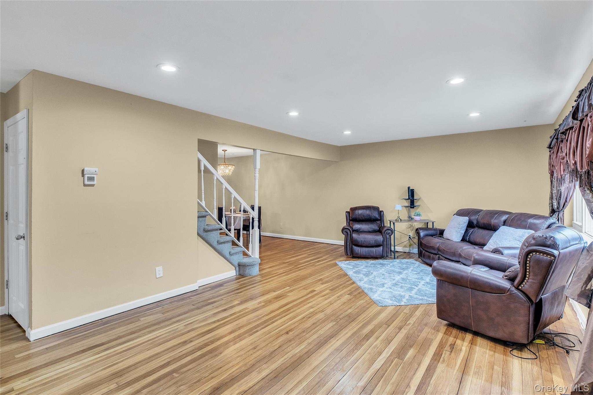 #7 photo, 46 Falcon Drive, Hauppauge , NY 11788