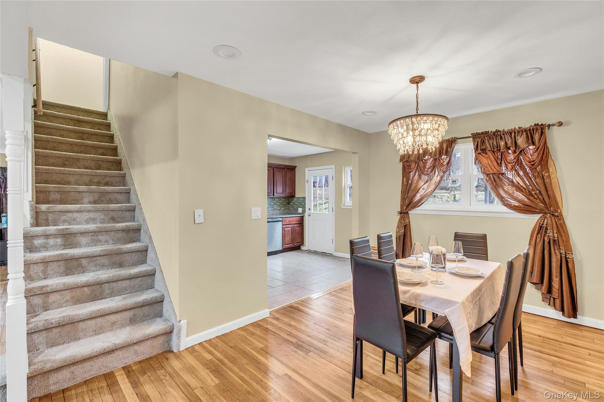 #8 photo, 46 Falcon Drive, Hauppauge , NY 11788