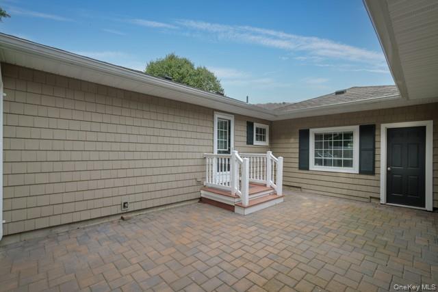 #9 photo, 146 Montauk Highway, सफ़ोक काउंटी Westhampton , NY 11977