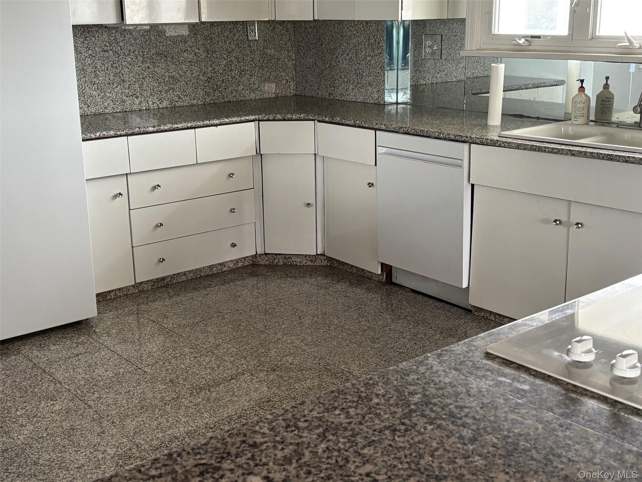 #6 photo, 73 Luchon Street, Long Beach , NY 11561