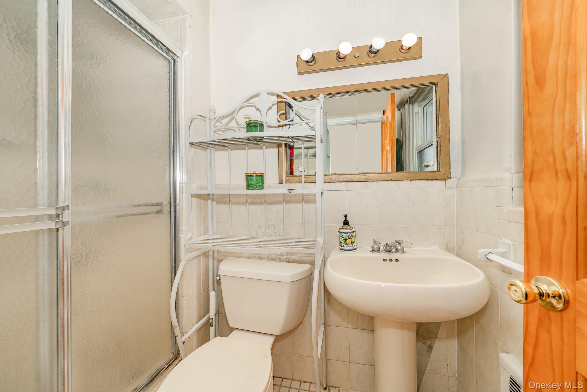 #14 photo, 824 Lawrence Court, West Hempstead , NY 11552