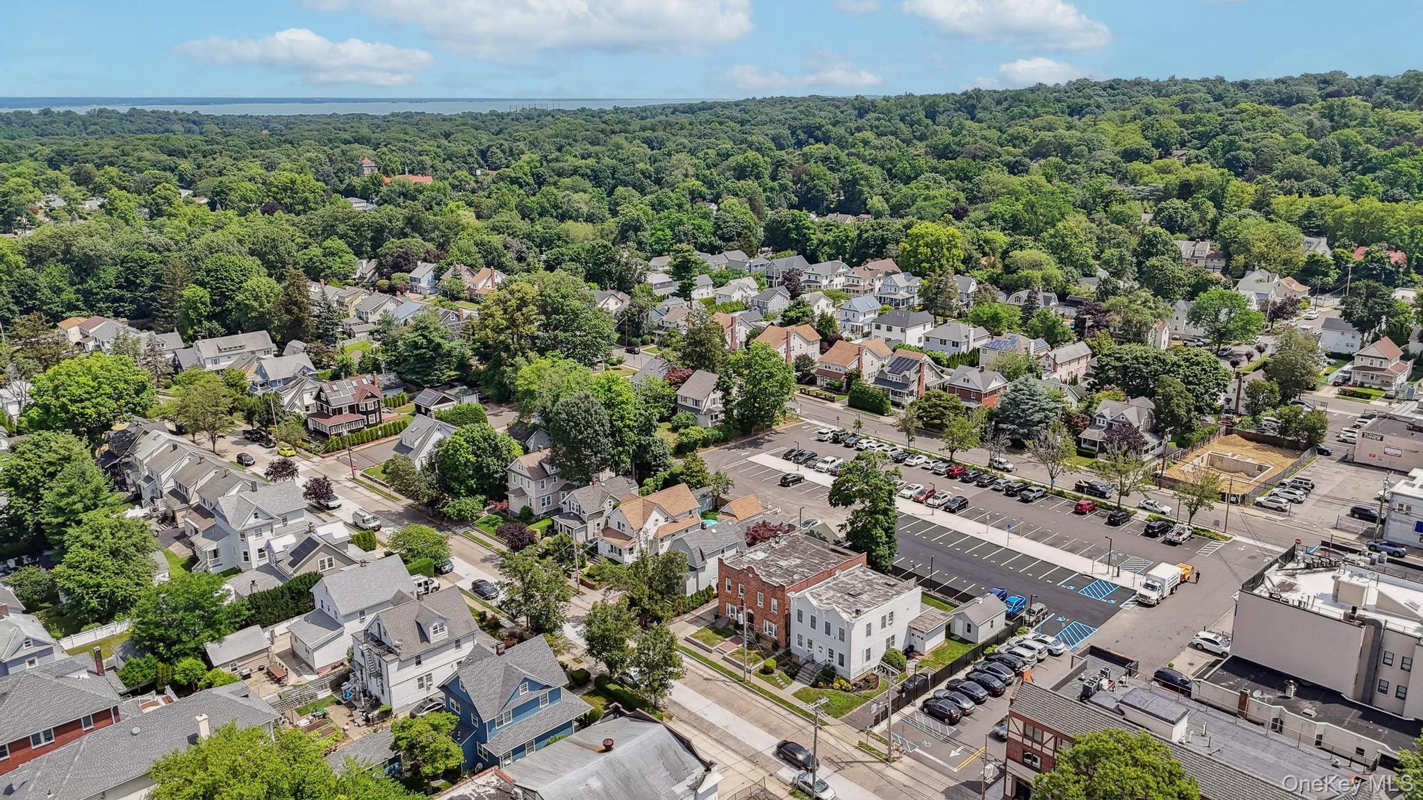 #12 photo, 13 Herbert Avenue, מחוז נסאו Port Washington , NY 11050