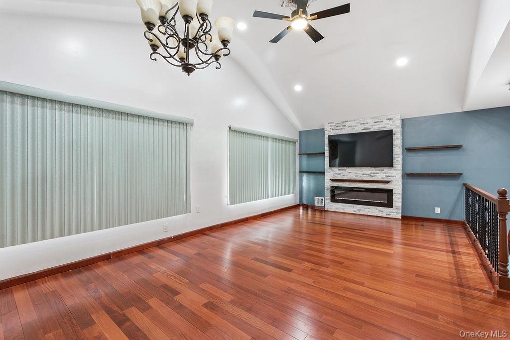 #11 photo, 160-09 86th Street, कुईंस Howard Beach , NY 11414