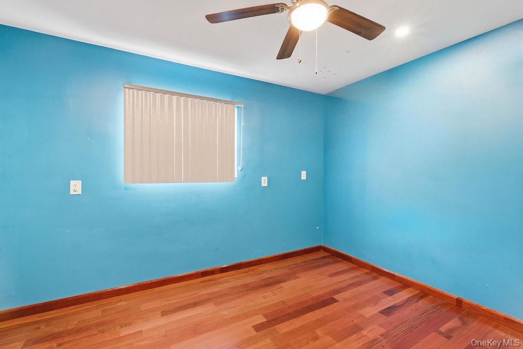 #17 photo, 160-09 86th Street, कुईंस Howard Beach , NY 11414