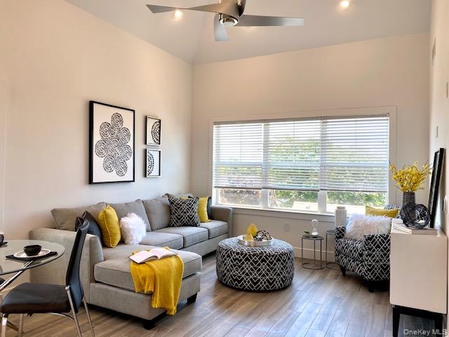 #5 photo, 148 south front Street, מחוז נסאו Farmingdale , NY 11735