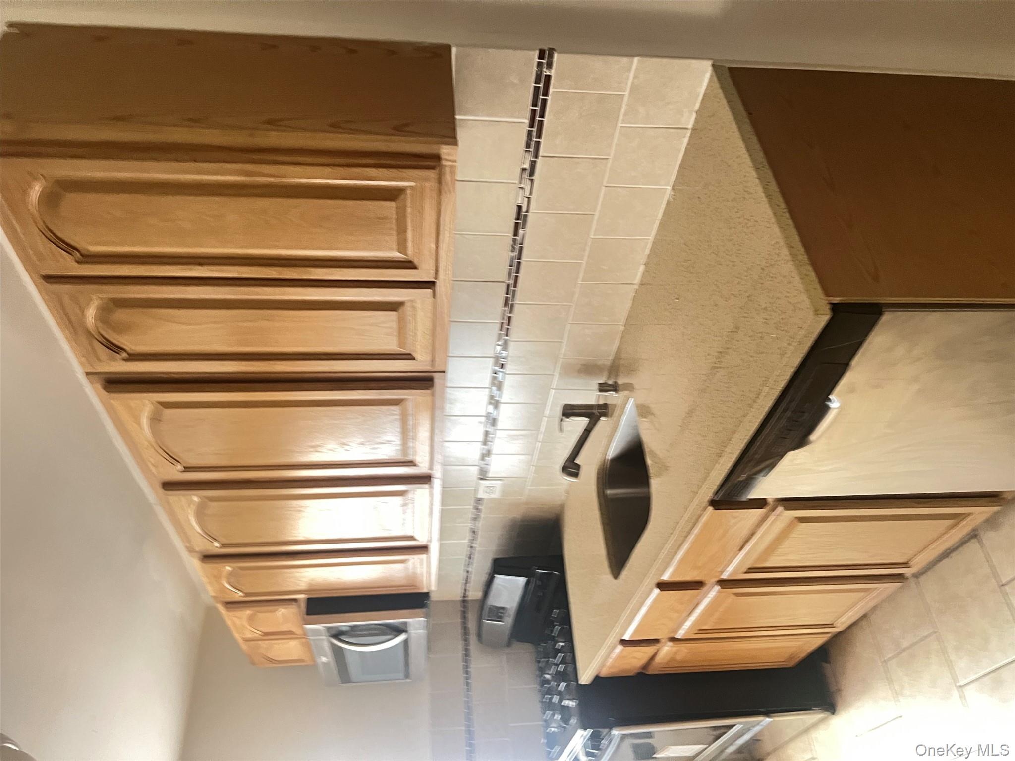 #1 photo, 3260 Netherland Avenue, Бронкс ‖ Bronx , NY 10463