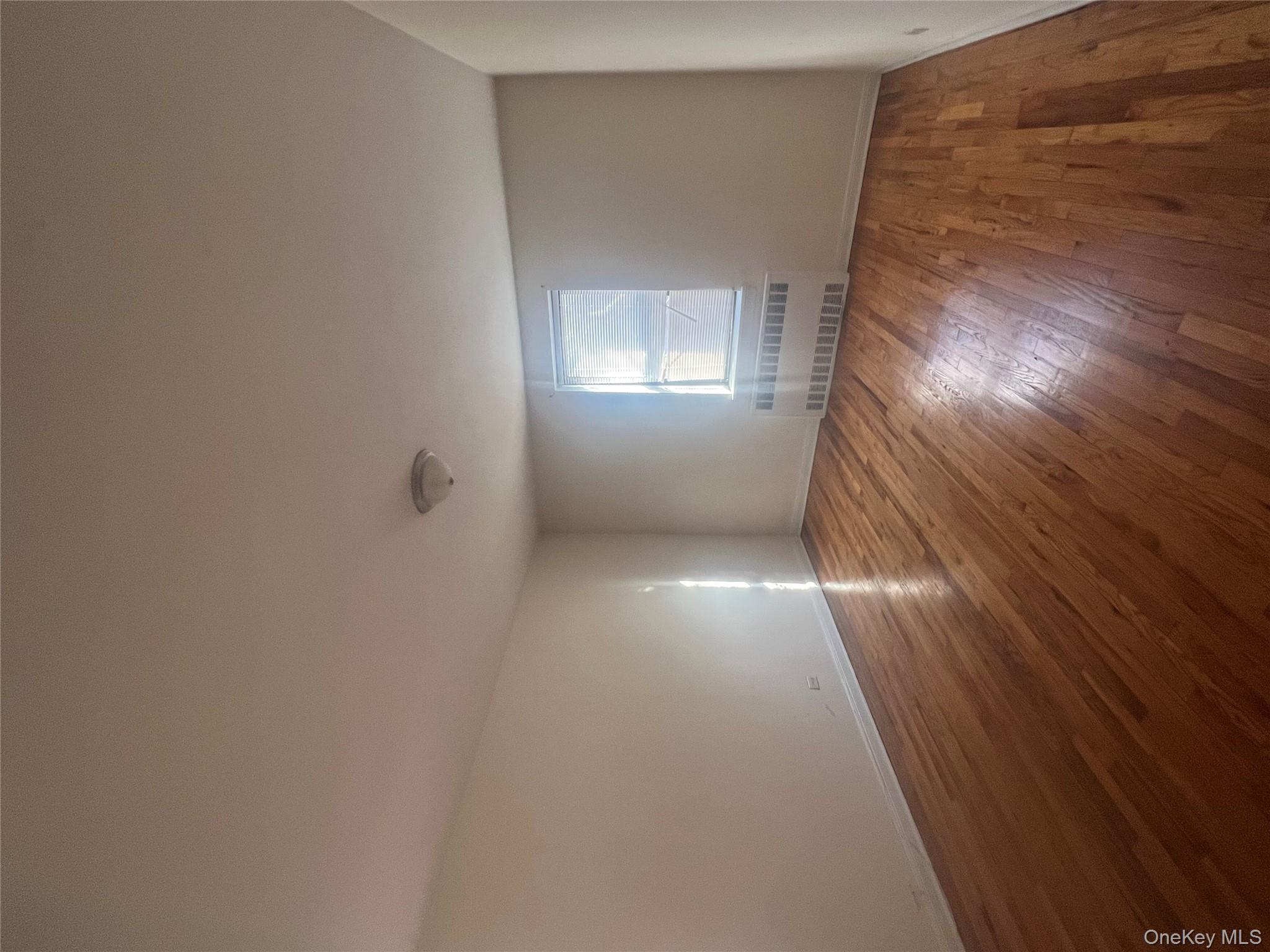 #8 photo, 3260 Netherland Avenue, Бронкс ‖ Bronx , NY 10463