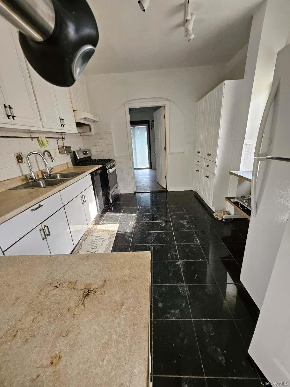 #8 photo, 1318 Mayflower Avenue, Bronx , NY 10461