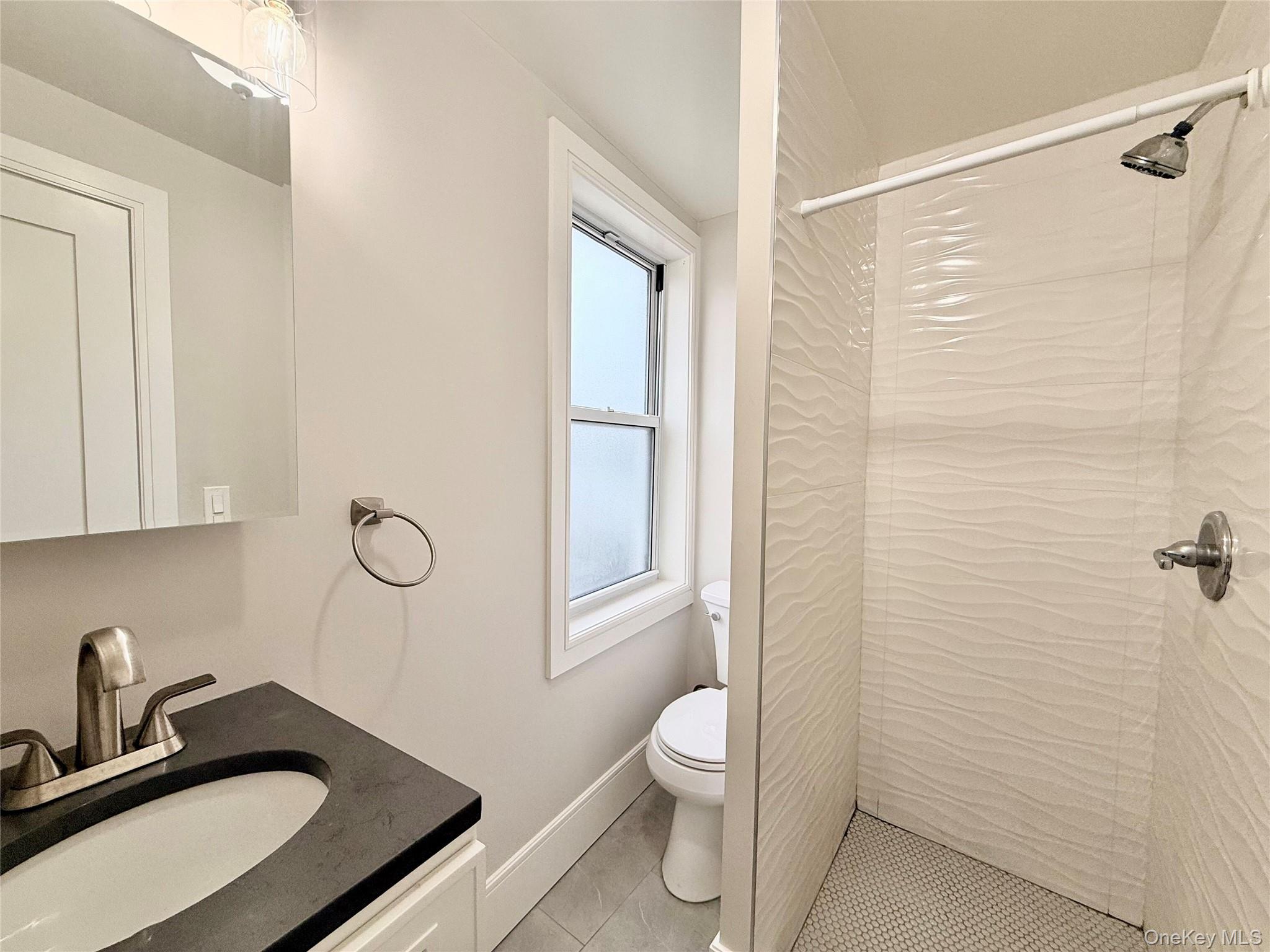 #6 photo, 678 Willis Avenue, מחוז נסאו Williston Park , NY 11596