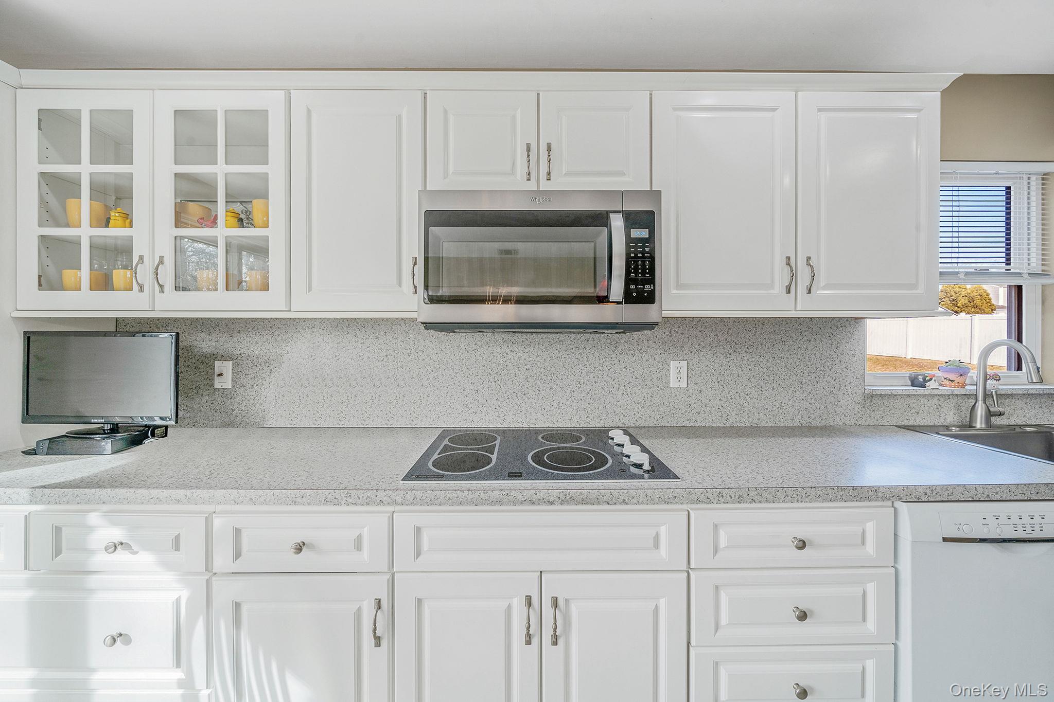 #10 photo, 3 Mount Marcy Avenue, 东长岛 Farmingville , NY 11738