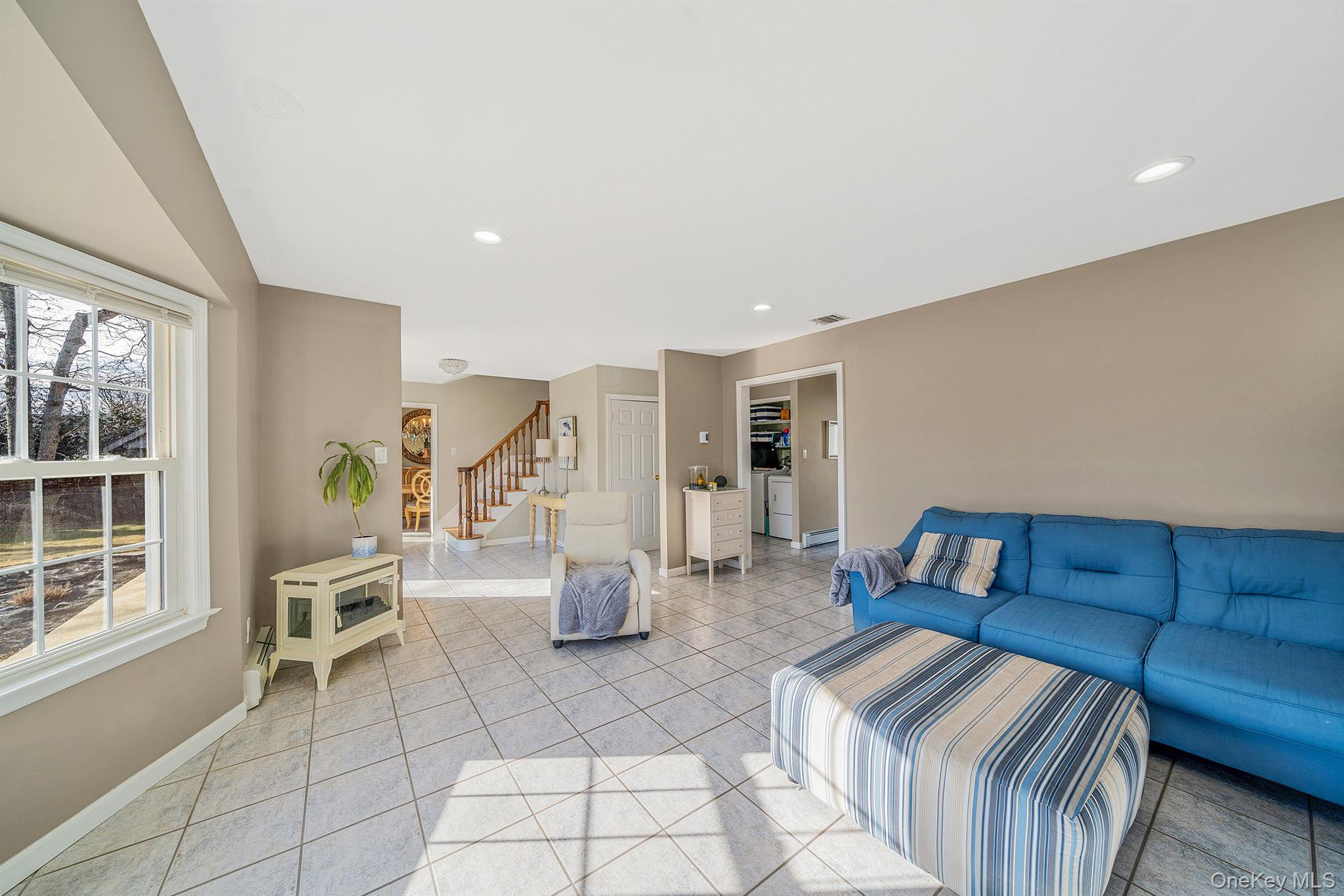 #5 photo, 3 Mount Marcy Avenue, 东长岛 Farmingville , NY 11738