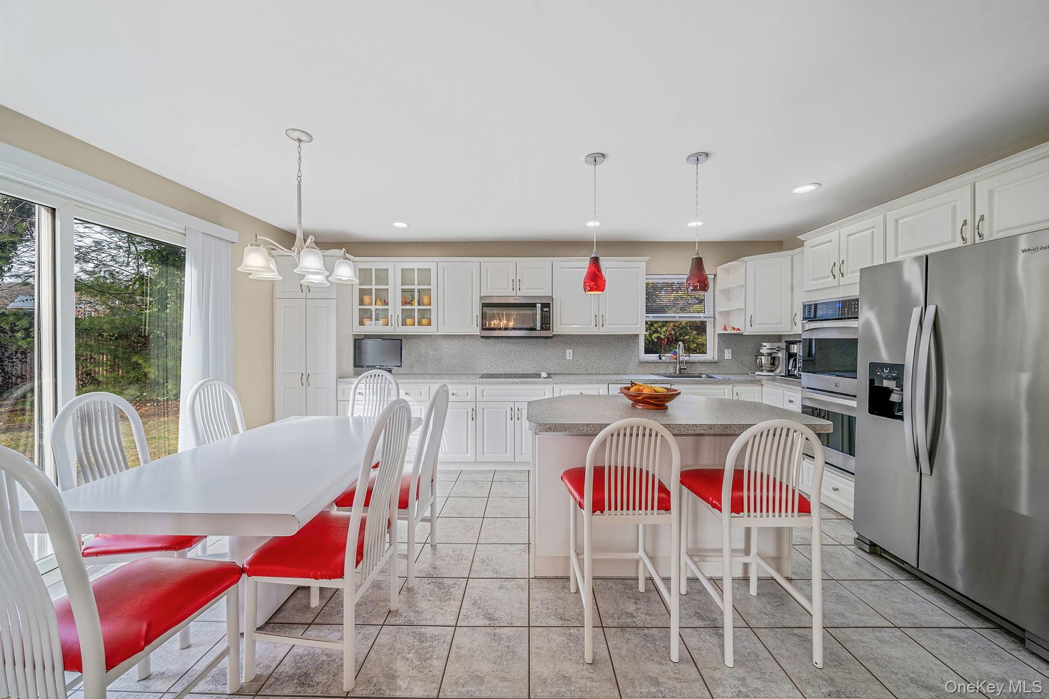 #7 photo, 3 Mount Marcy Avenue, 东长岛 Farmingville , NY 11738