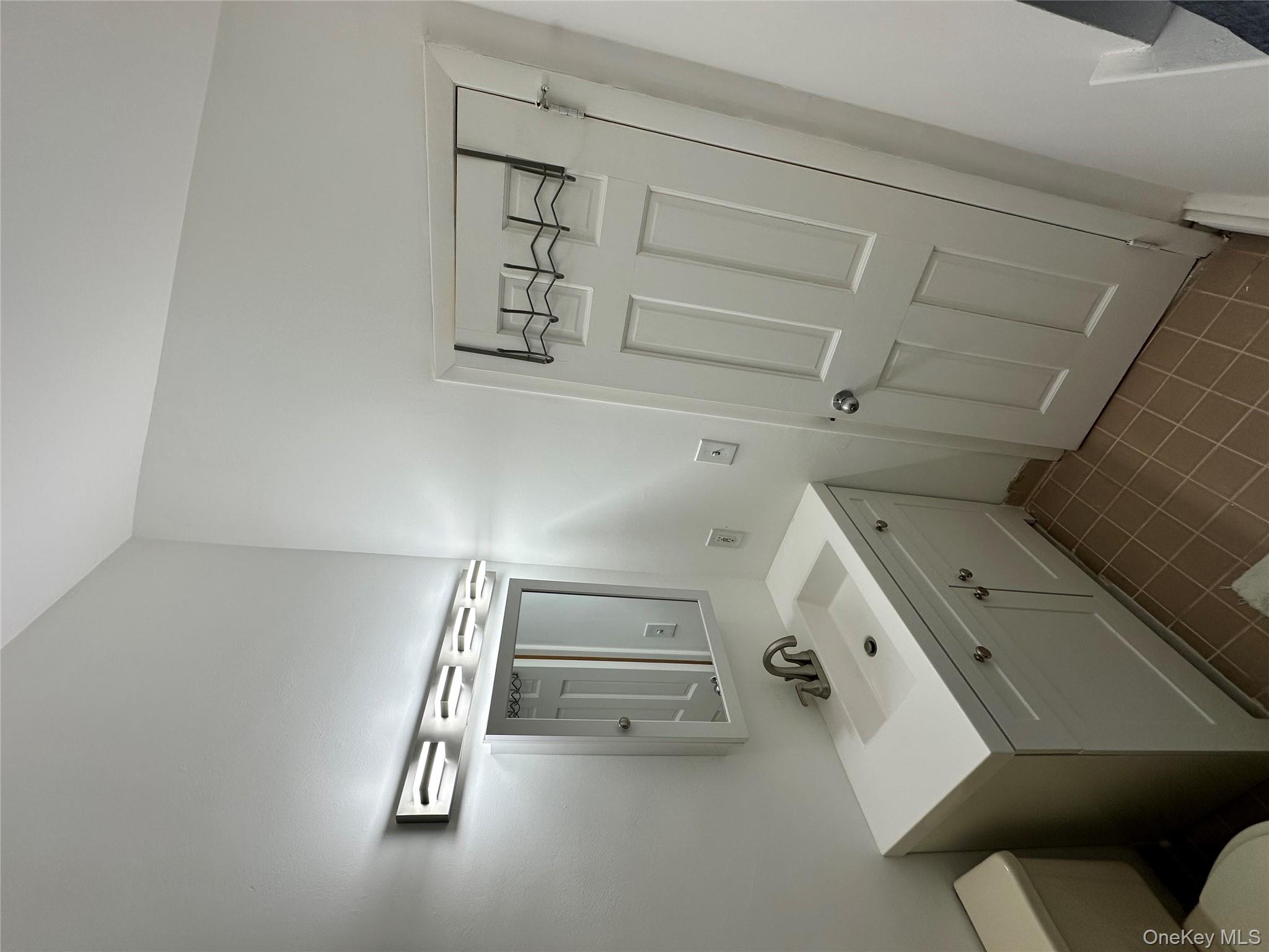 #16 photo, 14 Nagle, מחוז סאפוק Central Islip , NY 11722