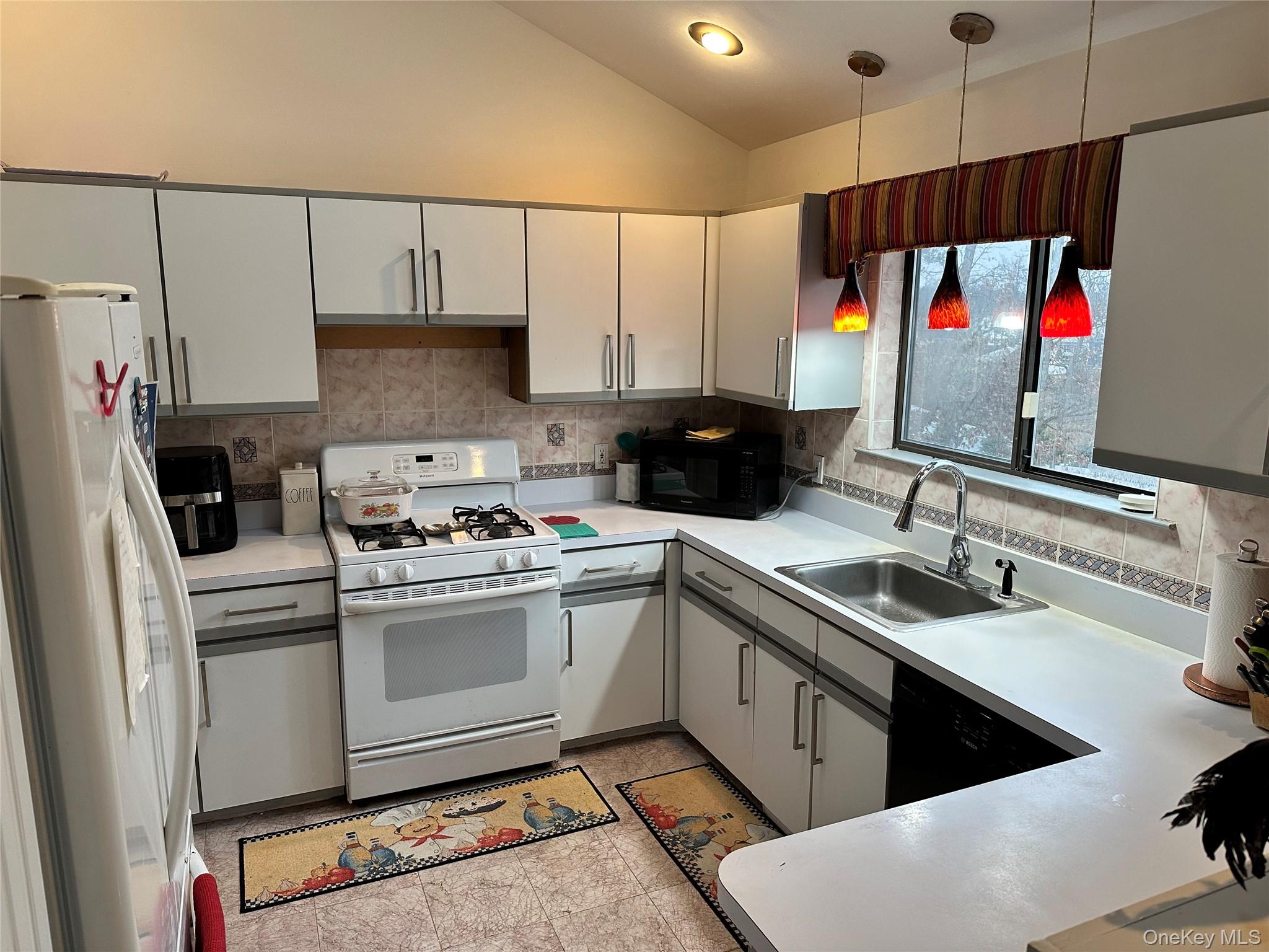 #3 photo, 14 Nagle, מחוז סאפוק Central Islip , NY 11722