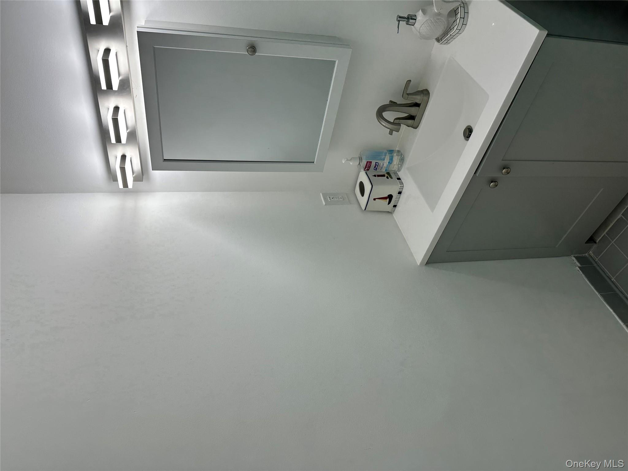 #6 photo, 14 Nagle, מחוז סאפוק Central Islip , NY 11722