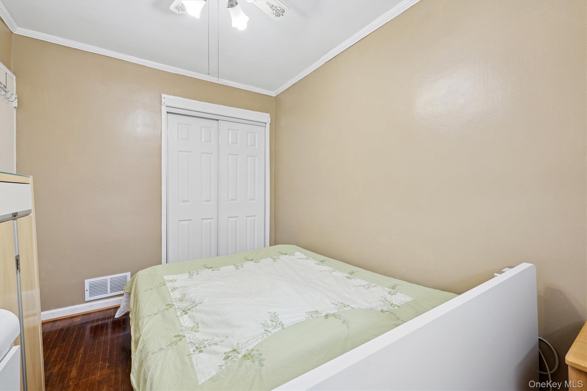 #12 photo, 74-22 220th, 皇后区 Oakland Gardens , NY 11364