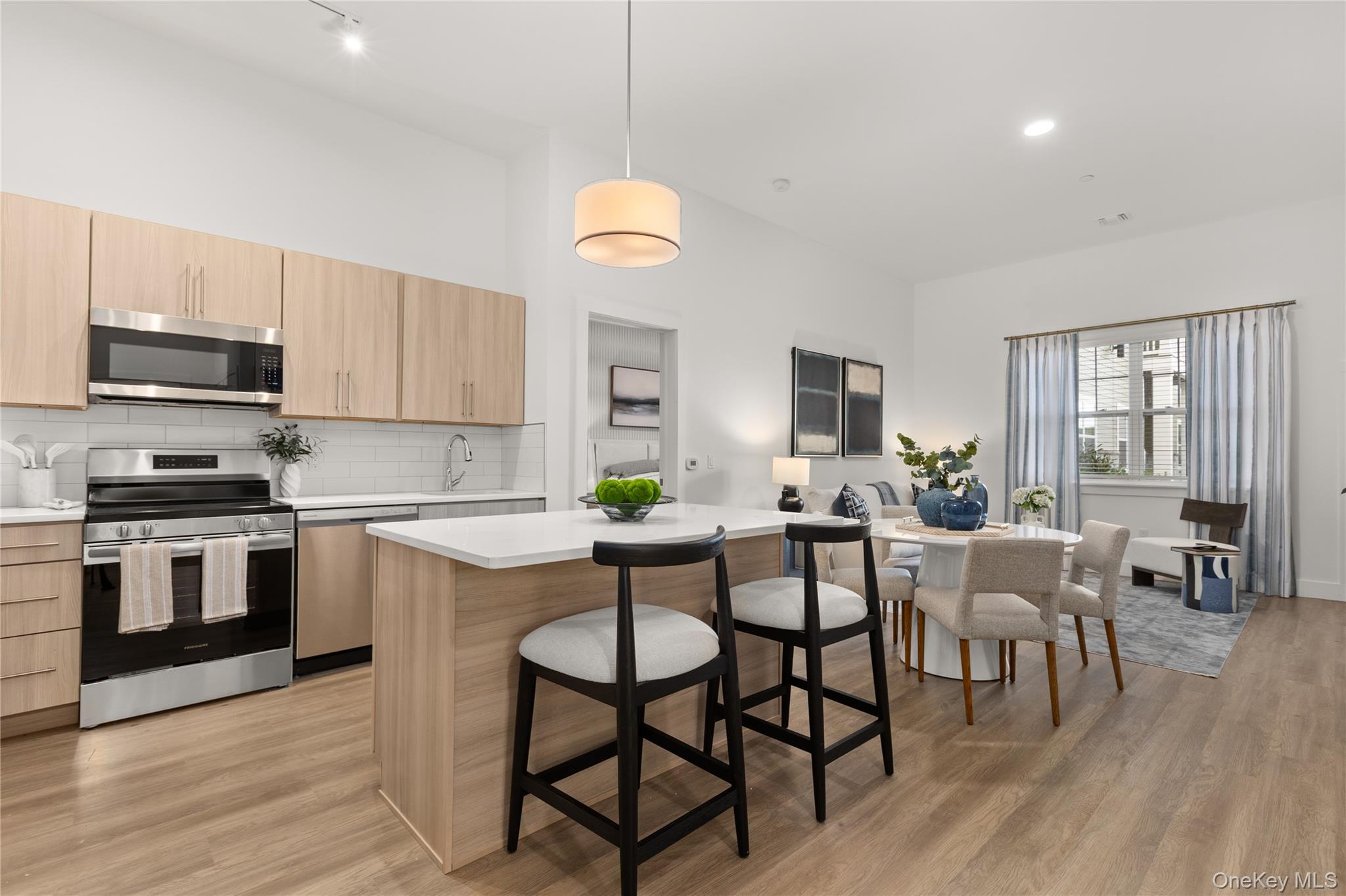 #10 photo, 4180 Sunrise Highway, Oakdale , NY 11716