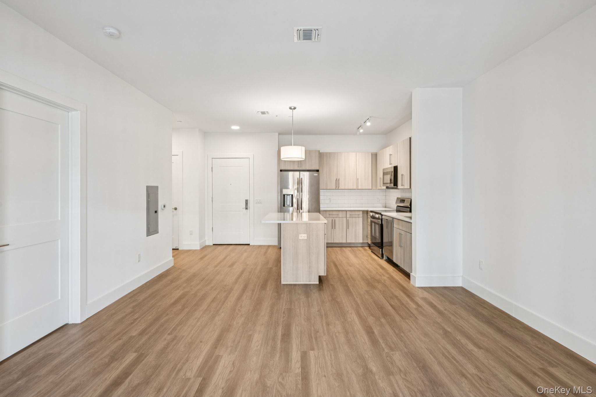 #11 photo, 4180 Sunrise Highway, Oakdale , NY 11716