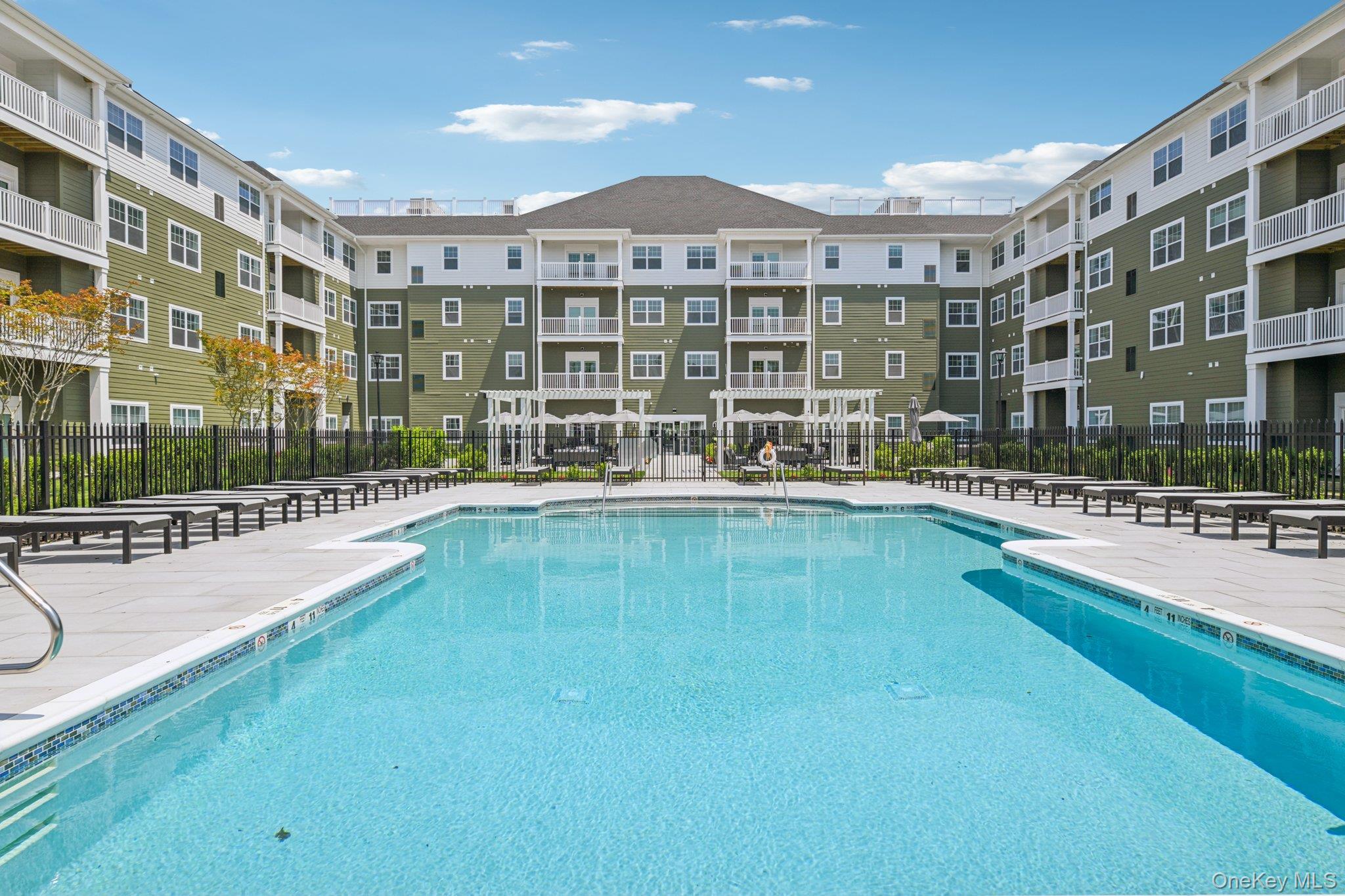 #18 photo, 4180 Sunrise Highway, Oakdale , NY 11716