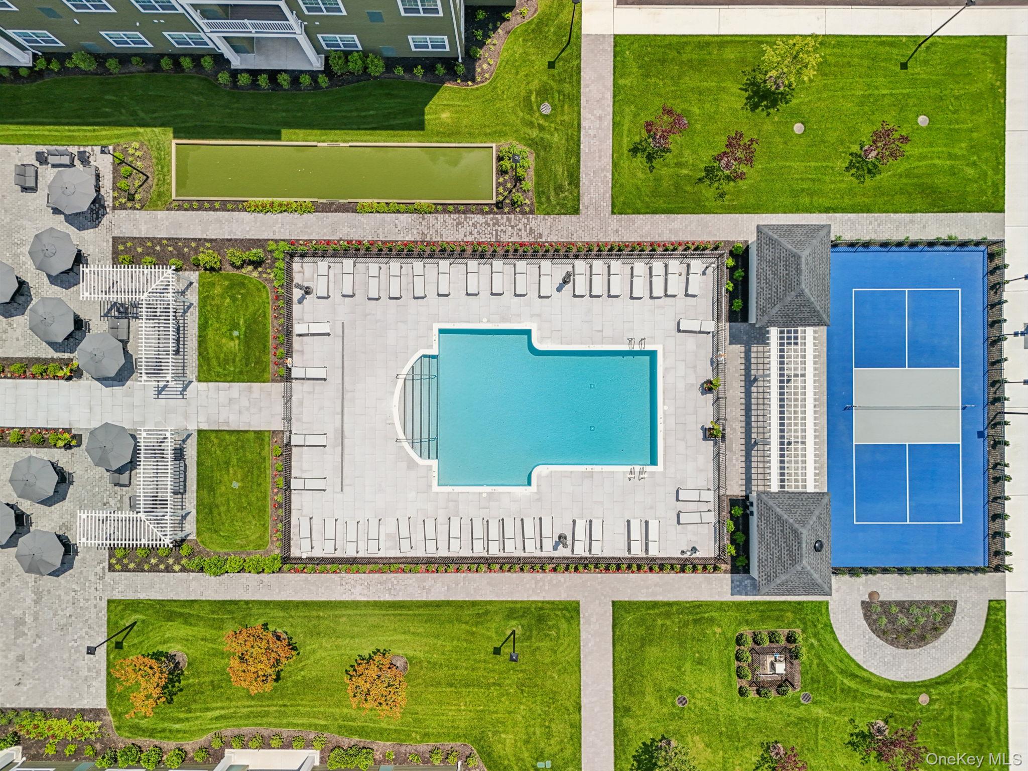 #19 photo, 4180 Sunrise Highway, Oakdale , NY 11716