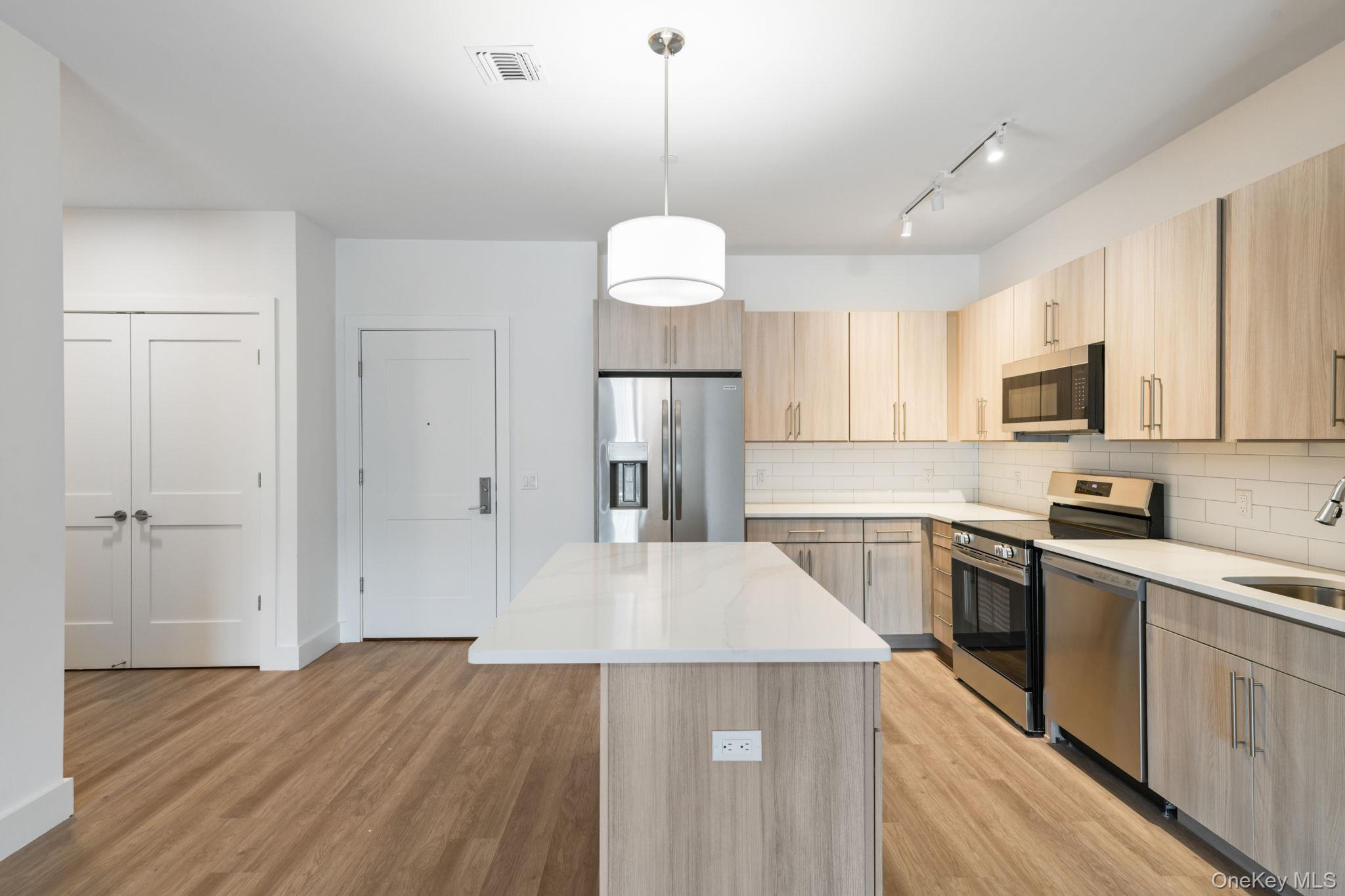 #9 photo, 4180 Sunrise Highway, Oakdale , NY 11716