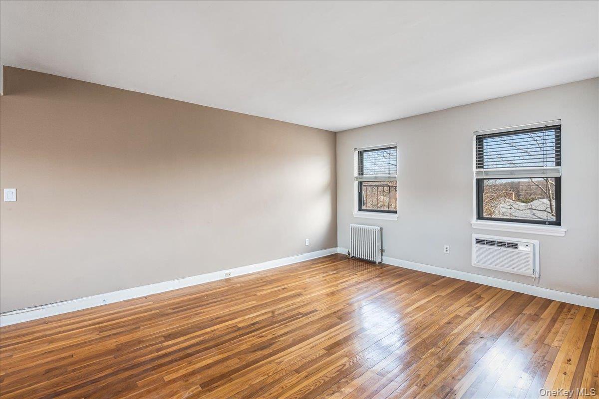 #10 photo, 47-18 217th Street, קווינס Bayside , NY 11361