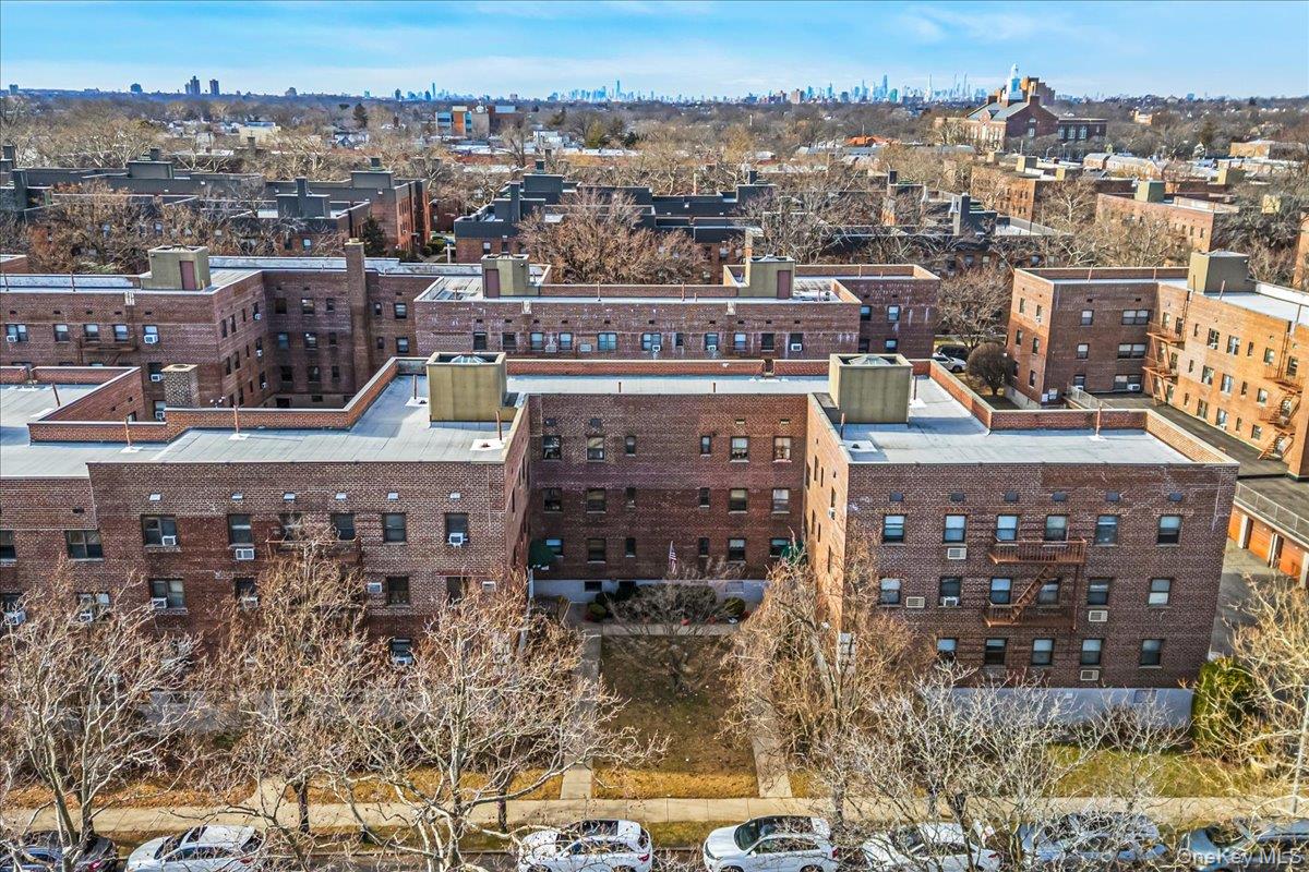 #16 photo, 47-18 217th Street, קווינס Bayside , NY 11361