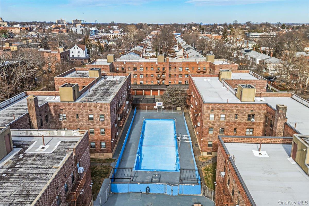 #17 photo, 47-18 217th Street, קווינס Bayside , NY 11361