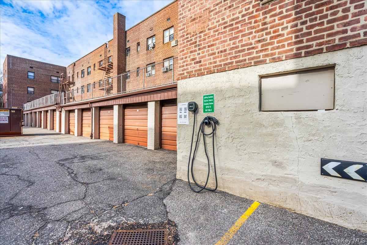 #18 photo, 47-18 217th Street, קווינס Bayside , NY 11361