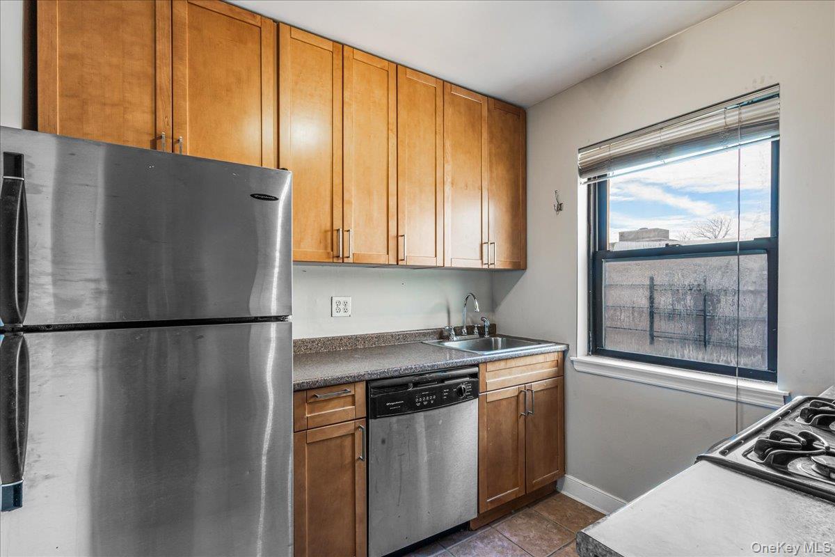 #6 photo, 47-18 217th Street, קווינס Bayside , NY 11361