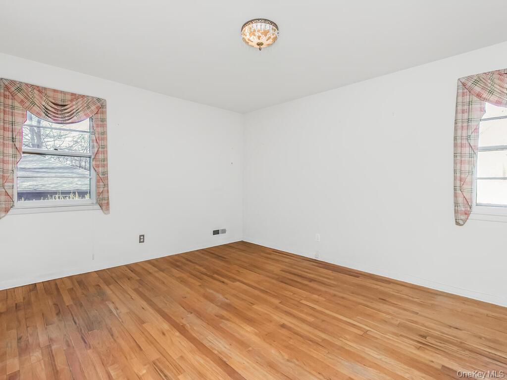 #10 photo, 28 Moore Street, Hartsdale , NY 10530