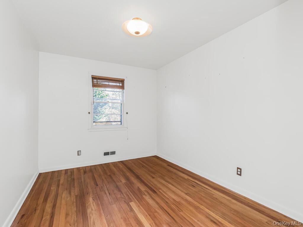 #15 photo, 28 Moore Street, Hartsdale , NY 10530