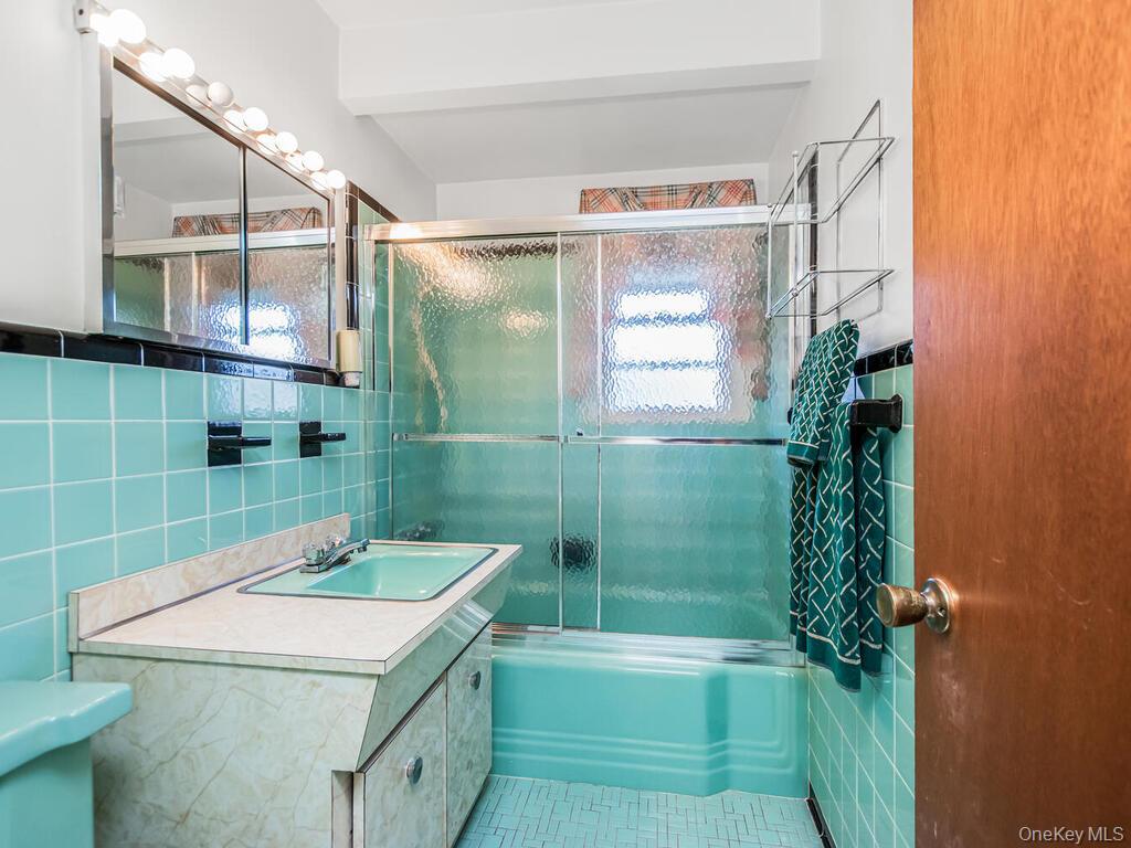 #17 photo, 28 Moore Street, Hartsdale , NY 10530