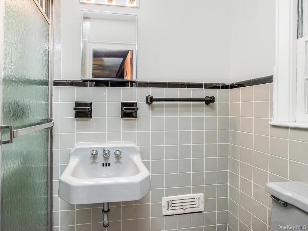 #20 photo, 28 Moore Street, Hartsdale , NY 10530