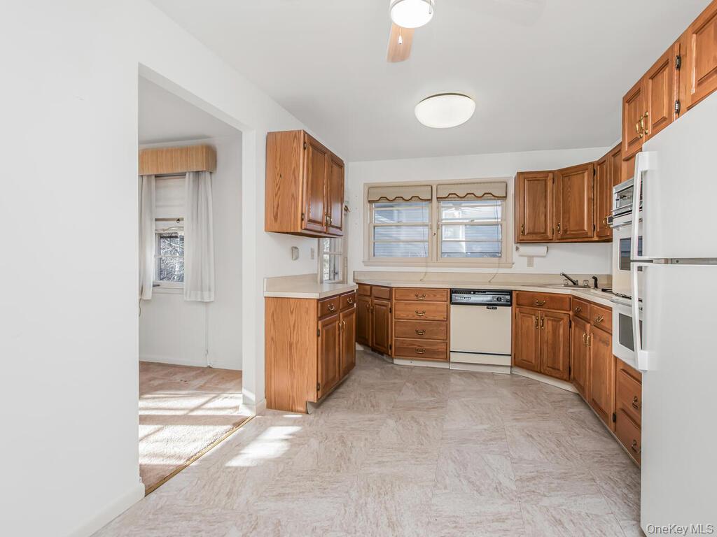 #7 photo, 28 Moore Street, Hartsdale , NY 10530