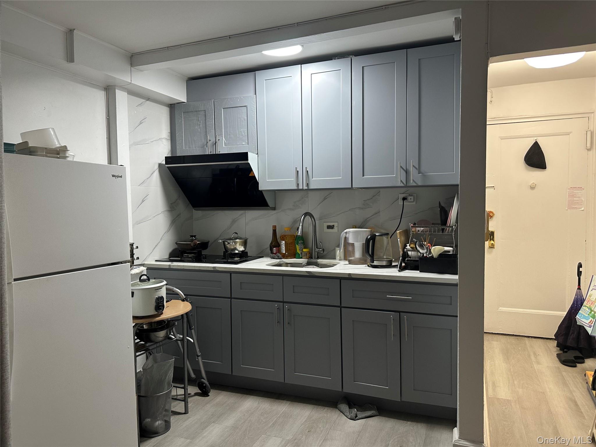 #6 photo, 144-44 41st Avenue, קווינס Flushing , NY 11355