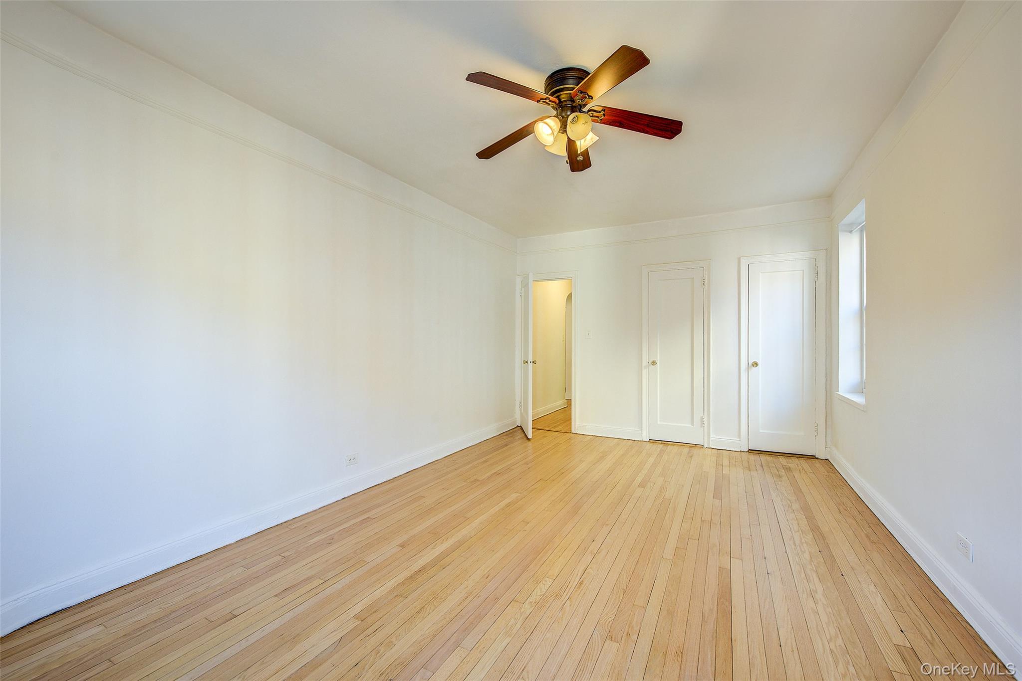 #19 photo, 35-25 77 Street, Jackson Heights , NY 11372