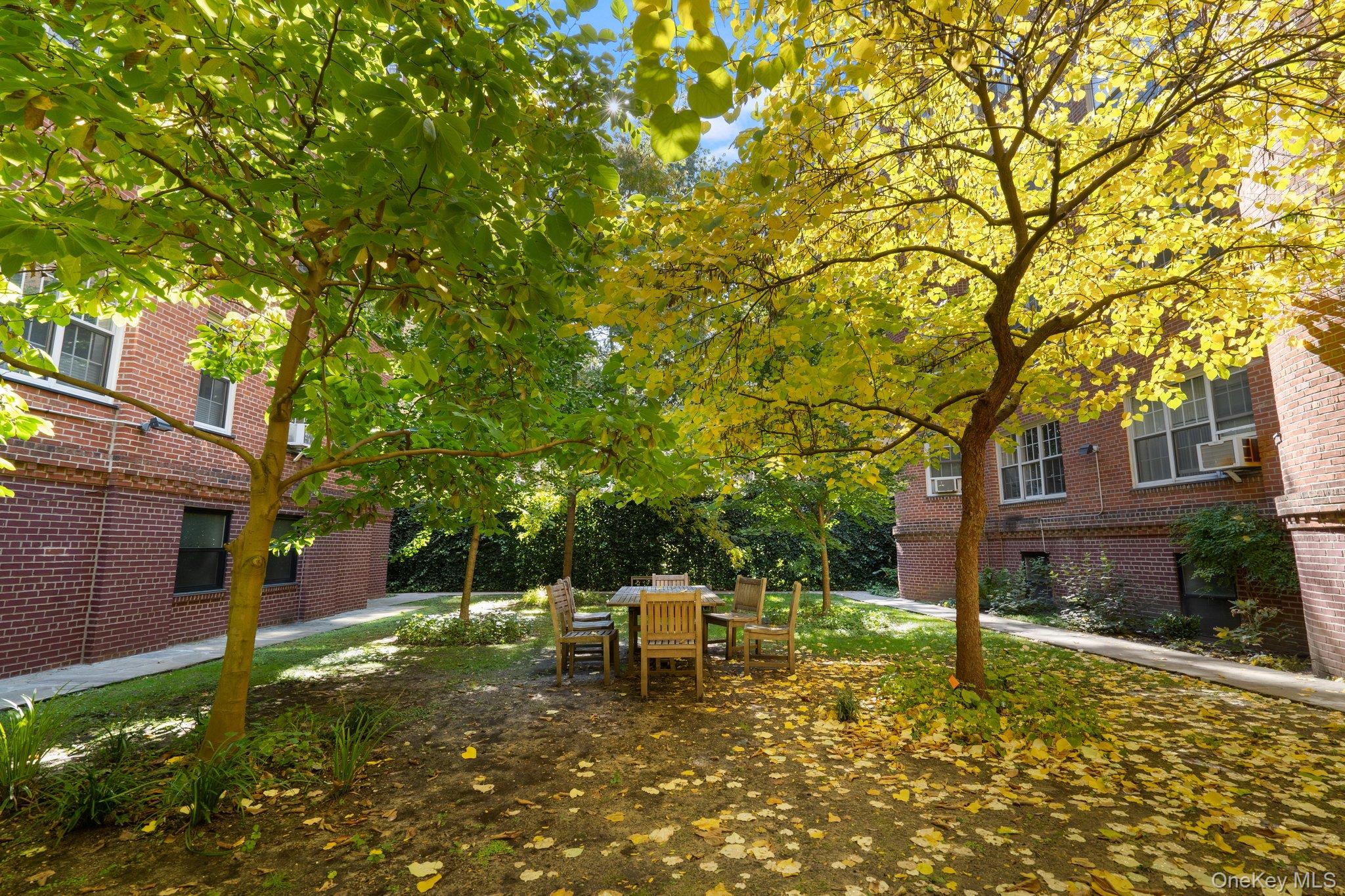 #6 photo, 35-35 77 Street, קווינס Jackson Heights , NY 11372