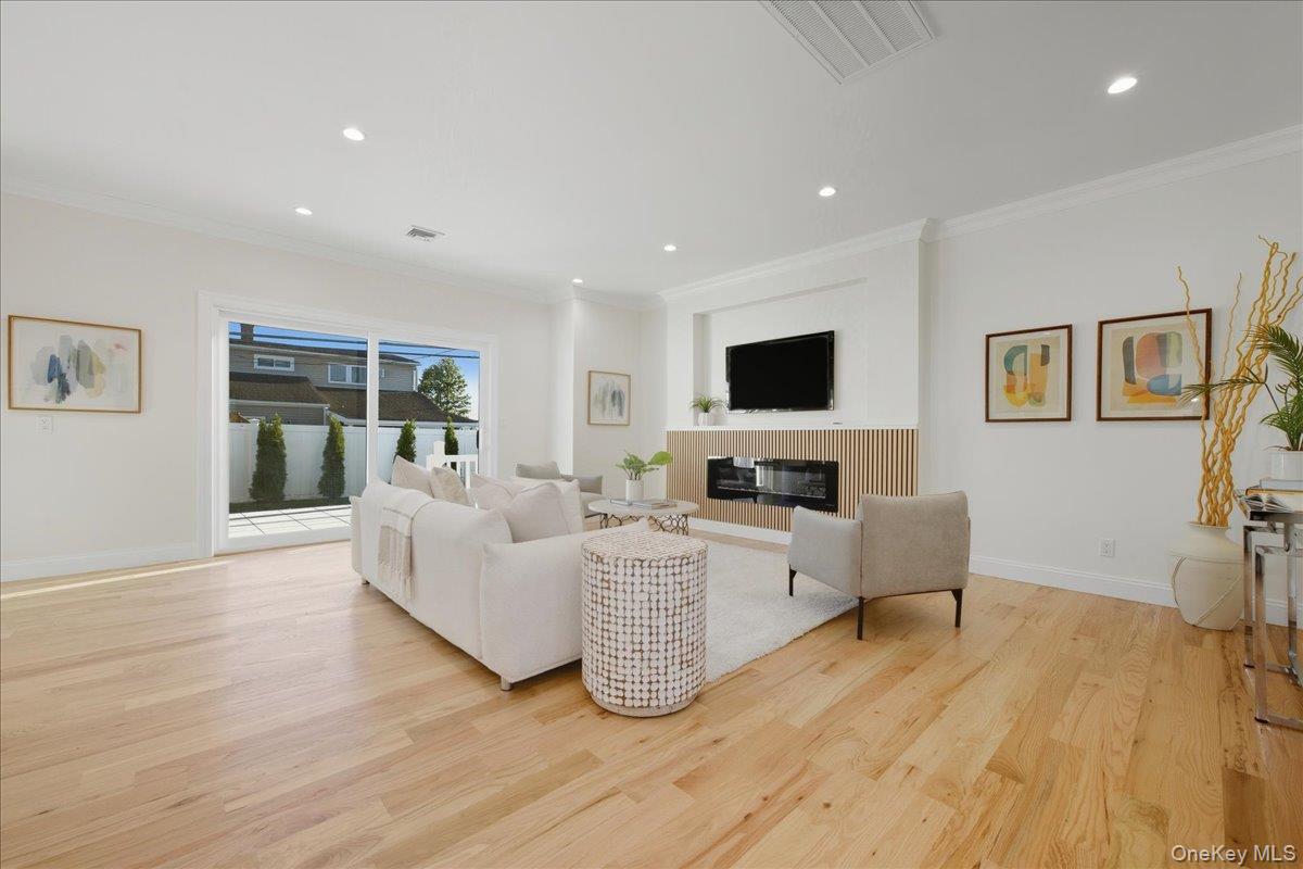 #17 photo, 3 Bentley Road, নাসাউ কাউন্টি Plainview , NY 11803