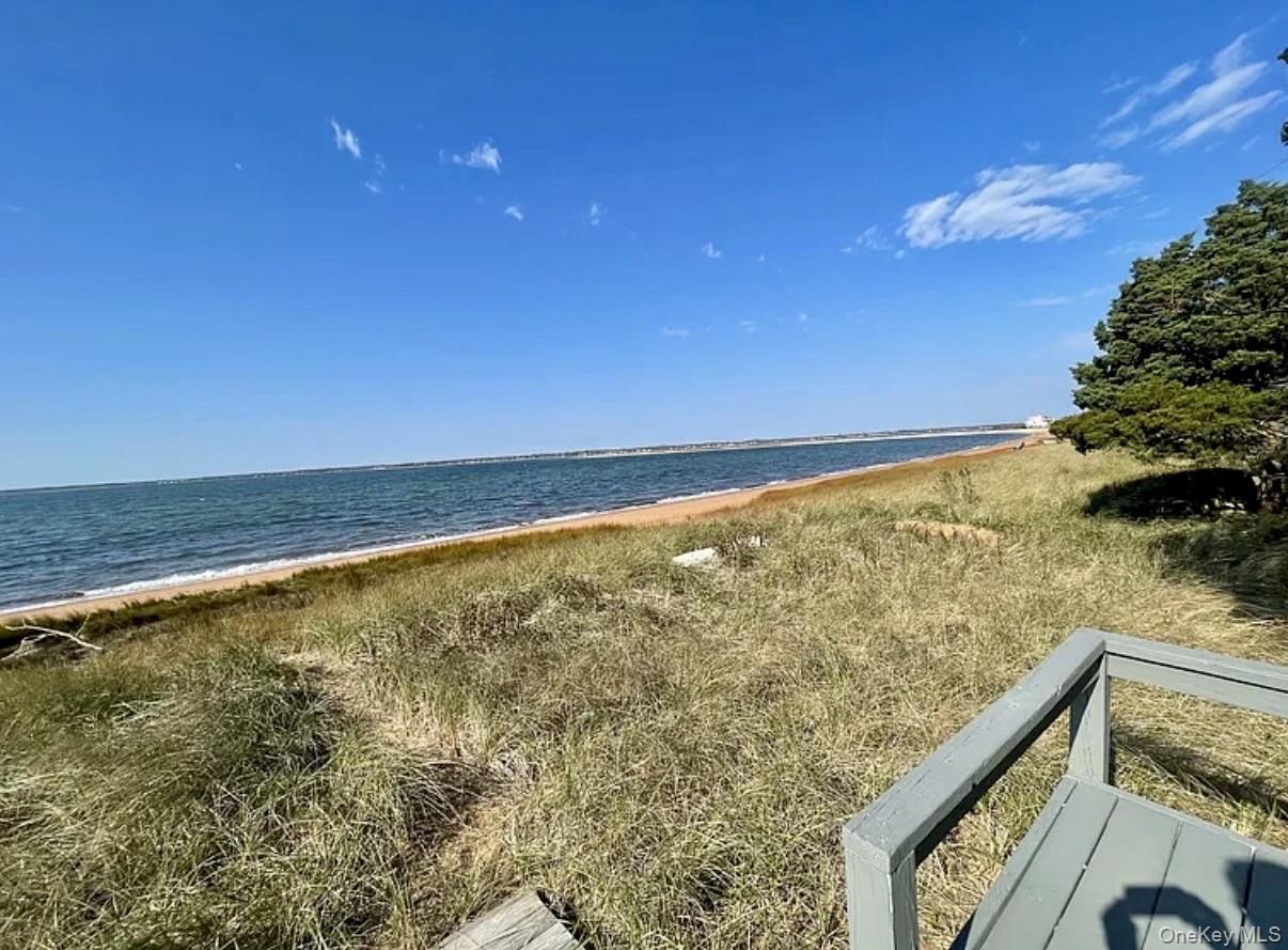 #17 photo, 16 N Shore Road, מחוז סאפוק Hampton Bays , NY 11946