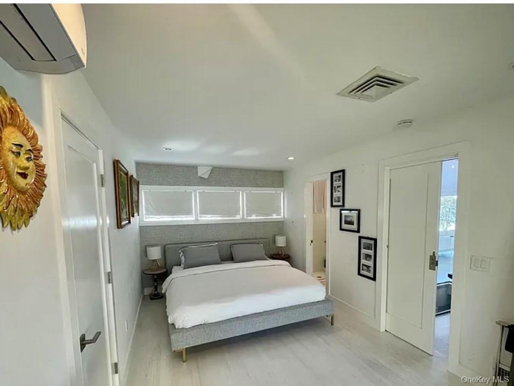 #6 photo, 16 N Shore Road, מחוז סאפוק Hampton Bays , NY 11946