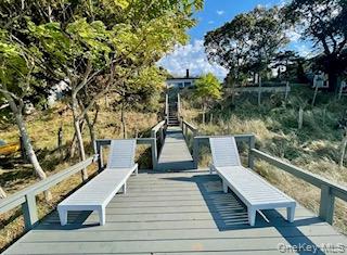 #7 photo, 16 N Shore Road, מחוז סאפוק Hampton Bays , NY 11946