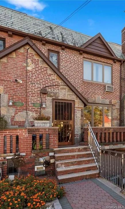 #1 photo, 81-22 77th Avenue, Куинс ‖ Glendale , NY 11385