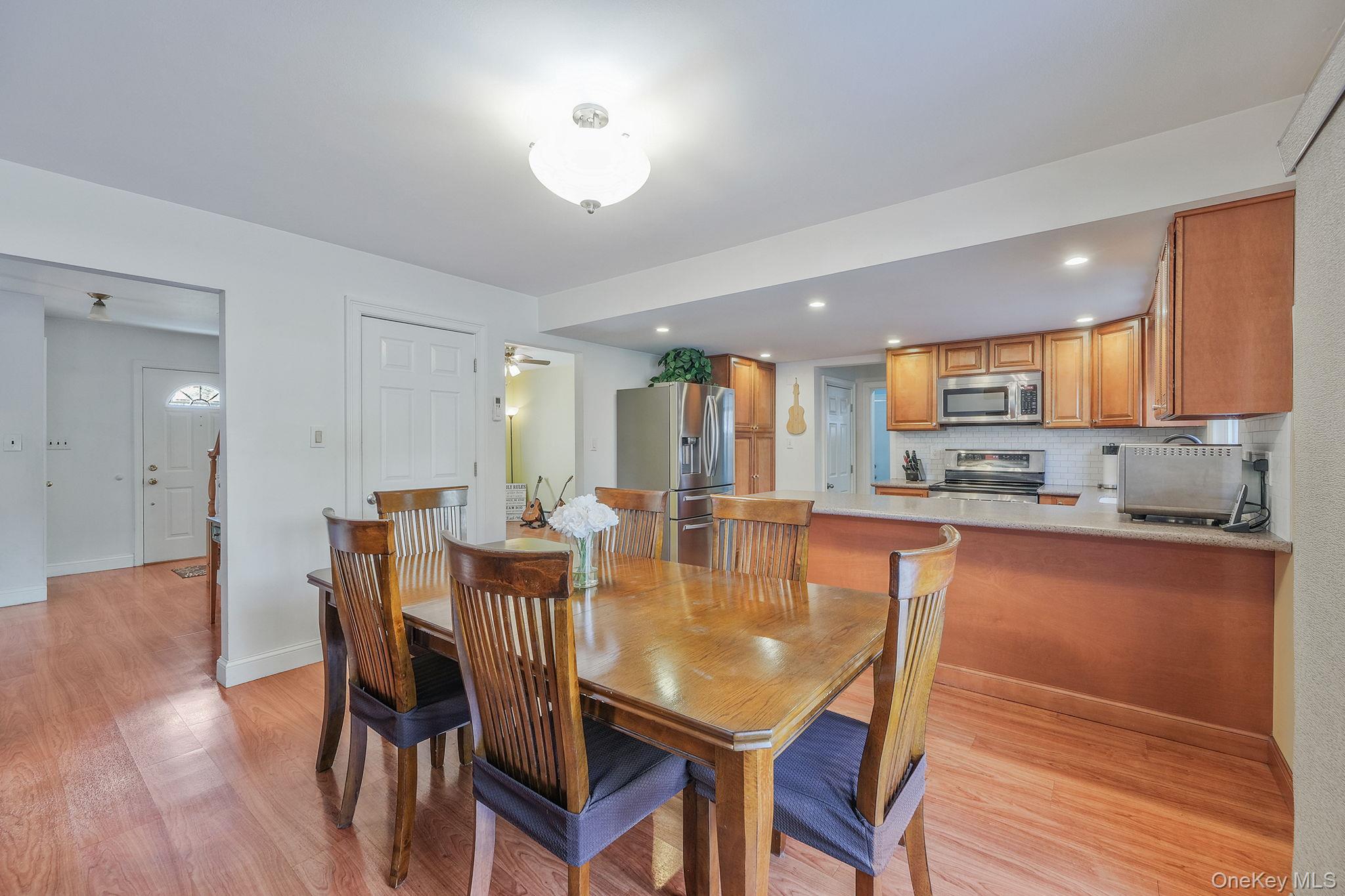 #12 photo, 23 Foxboro Avenue, Farmingville , NY 11738