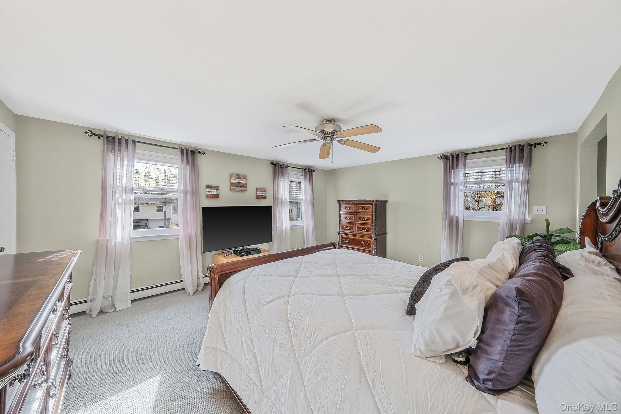 #19 photo, 23 Foxboro Avenue, Farmingville , NY 11738