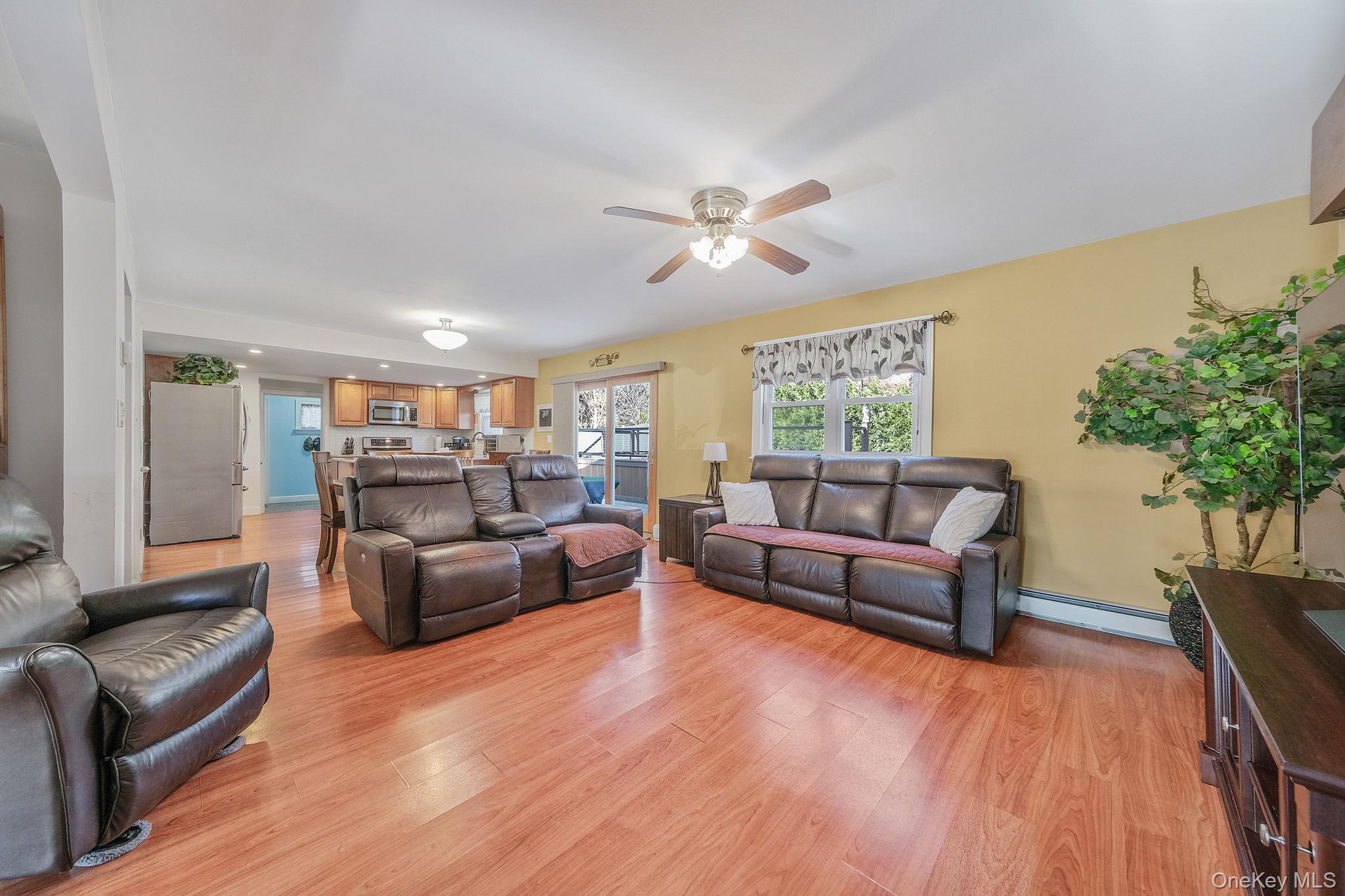 #7 photo, 23 Foxboro Avenue, Farmingville , NY 11738