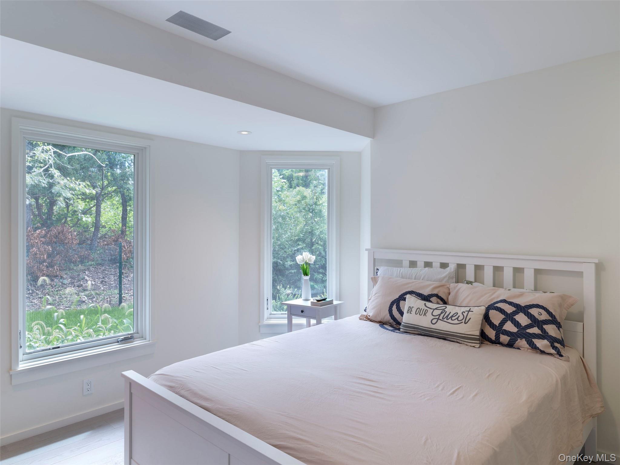 #17 photo, 2 Sun Court Court, Саффолк ‖ Hampton Bays , NY 11946