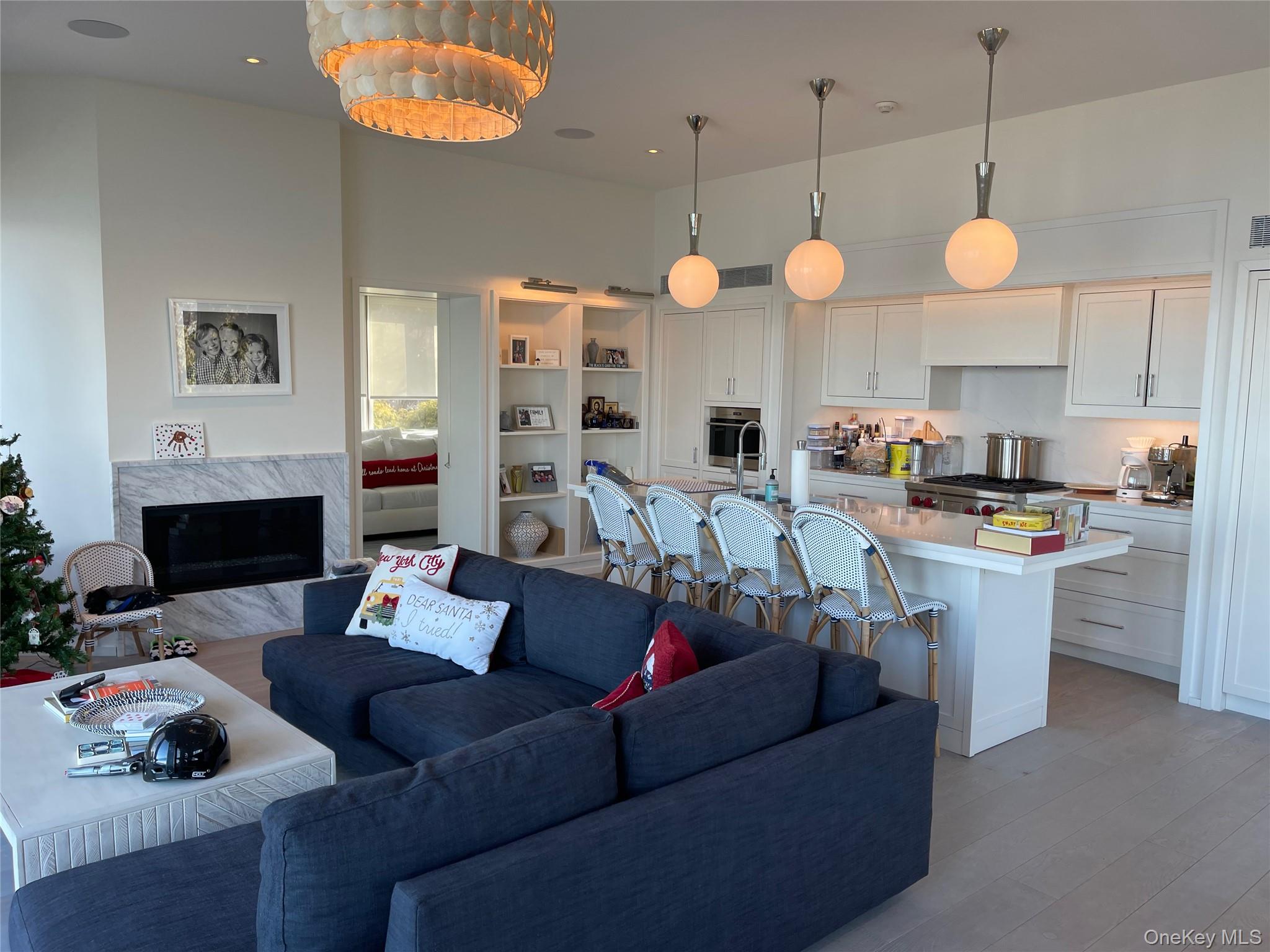 #7 photo, 2 Sun Court Court, Саффолк ‖ Hampton Bays , NY 11946